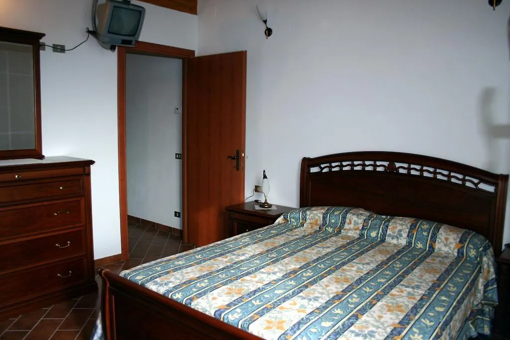 Farm Stay Agriturismo La Borgaccia Baiso Italy