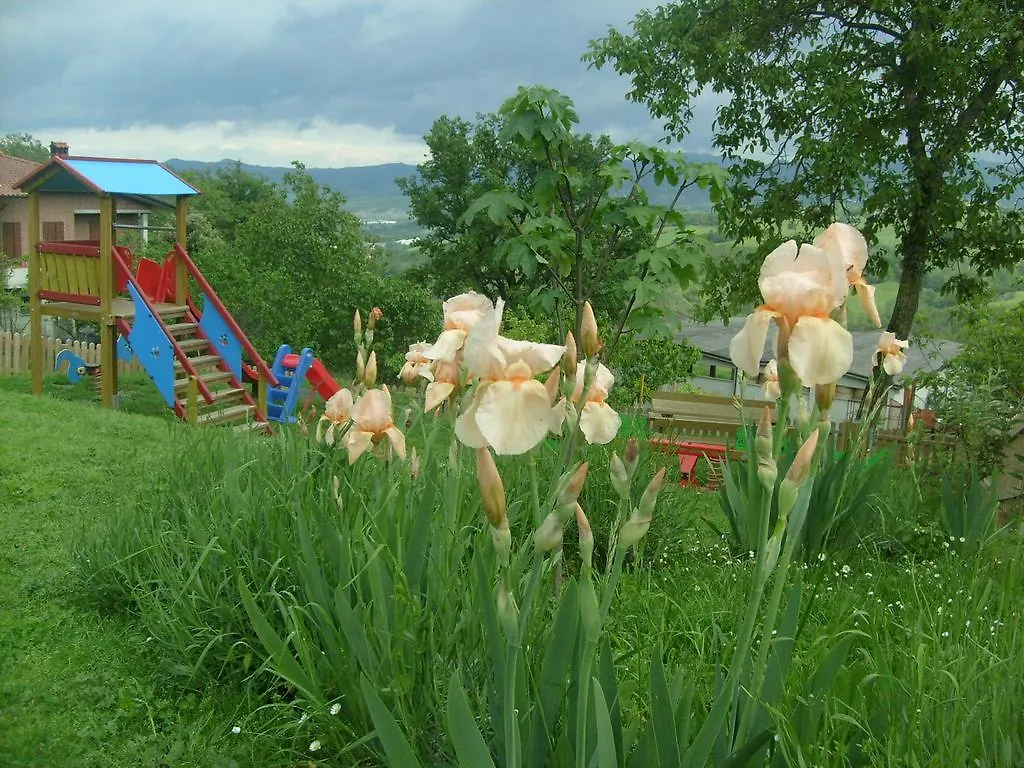 Farm Stay Agriturismo La Borgaccia Baiso Italy