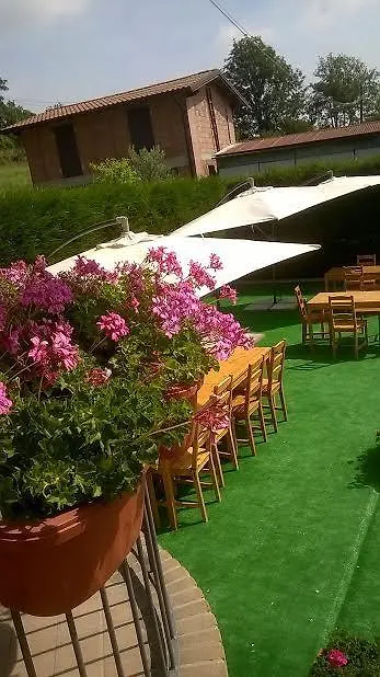 Farm Stay Agriturismo La Borgaccia Baiso Italy