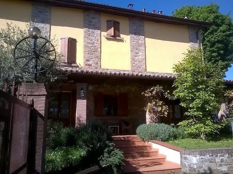 Farm Stay Agriturismo La Borgaccia Baiso