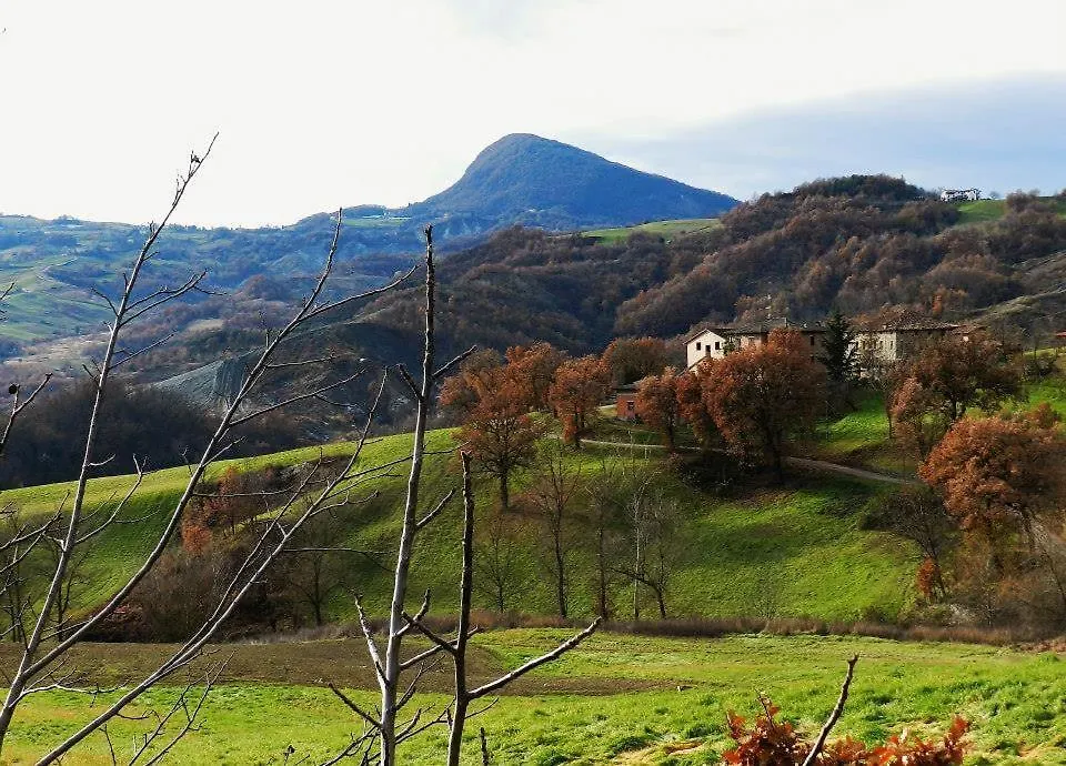 Farm Stay Agriturismo La Borgaccia Baiso Italy