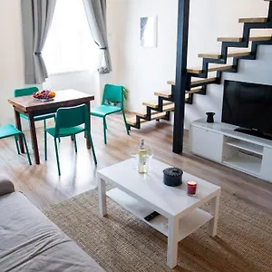 Next To Famous Party House A38 Appartamento Budapest